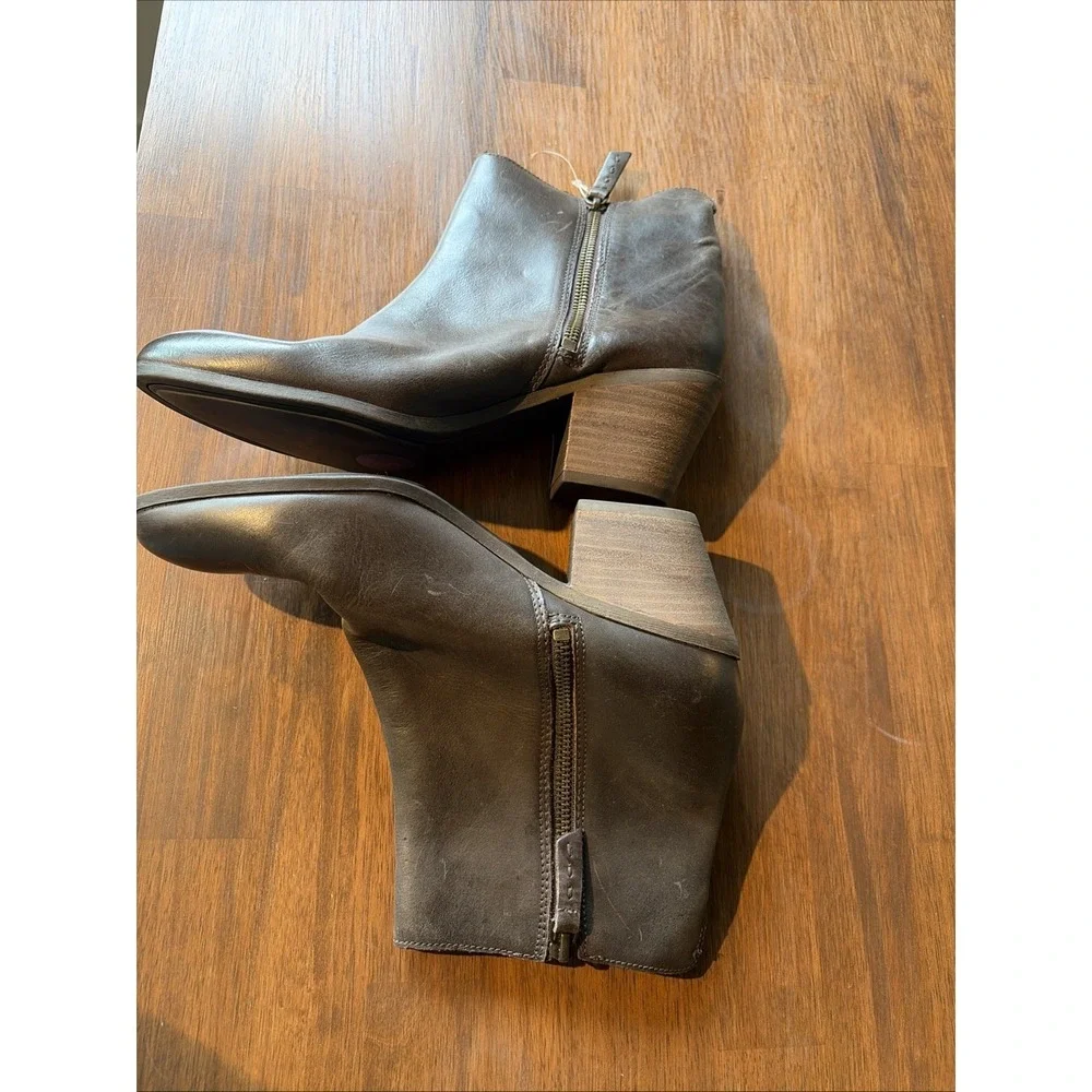 FRYE MEGAN SIDE ZIP Dark Brown LEATHER ANKLE BOOTIES‎ Size 8.5 M